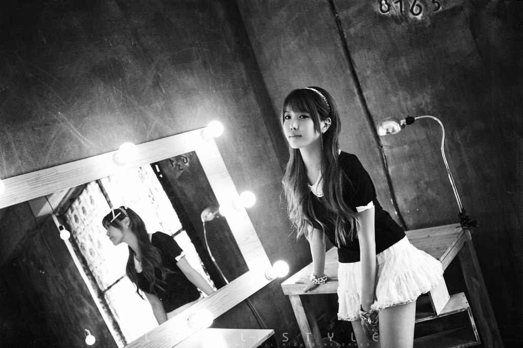 [网络收集] 2013.08.02 韩国MODEL许允美--光影下的美人